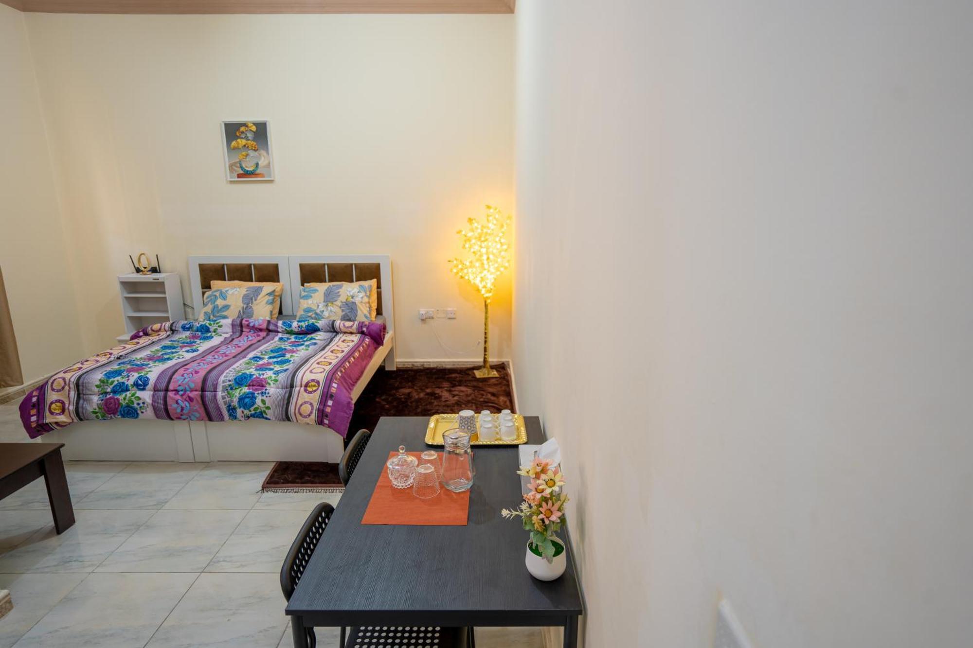 Tourist Family And Couple - Attached Washroom - Vl02 Baith Al Jannah Llc *